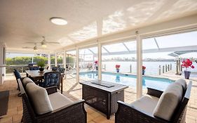 Waterfront Escape Luxurious Stay